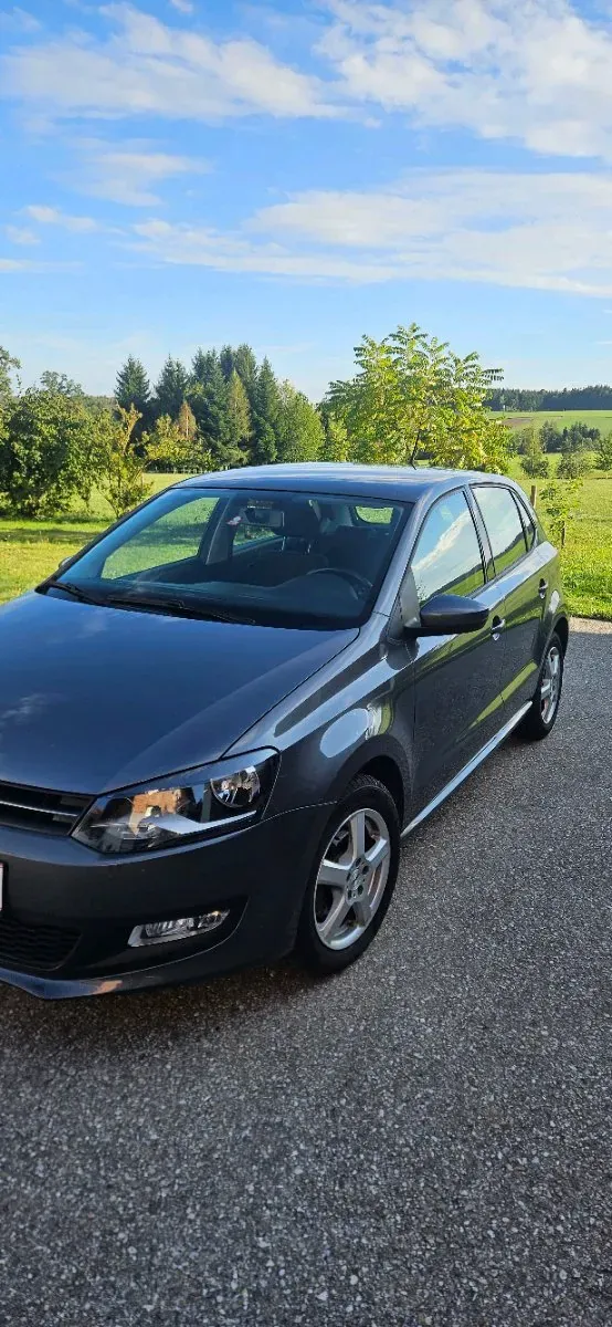 Volkswagen Polo 2011 photo 2