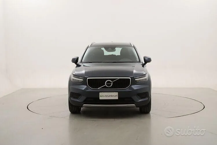 Volvo Xc40 2022 photo 2