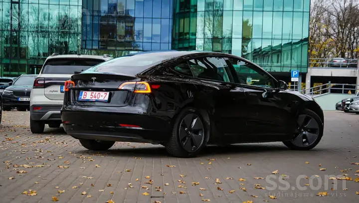 Tesla Model 3 2023 photo 5