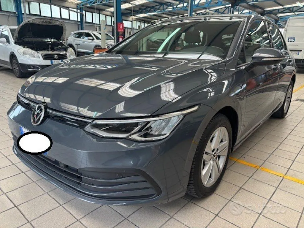 Volkswagen Golf 2022 photo 2