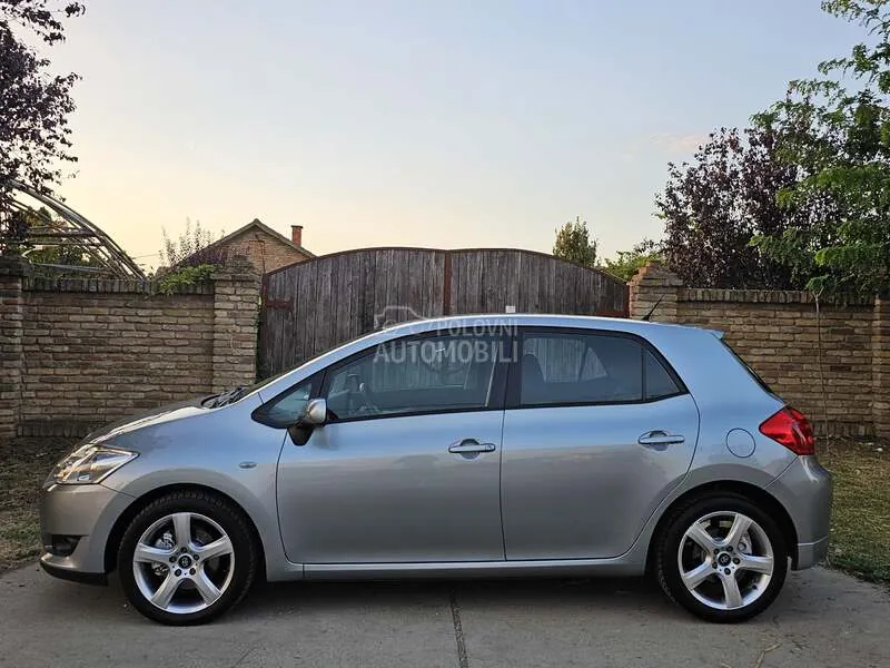 Toyota Auris 2008 photo 2