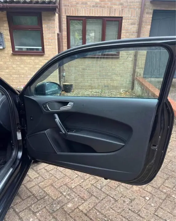 Audi A1 2010 photo 4