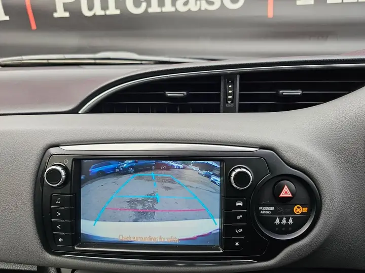 Toyota Yaris 2015 photo 3
