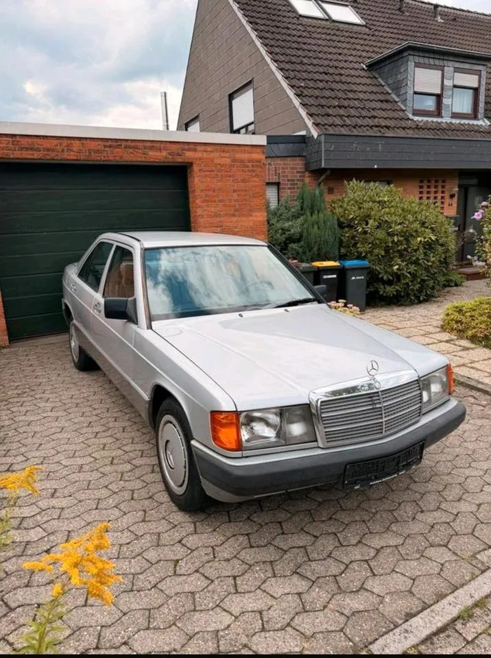 Mercedes-Benz 190 E