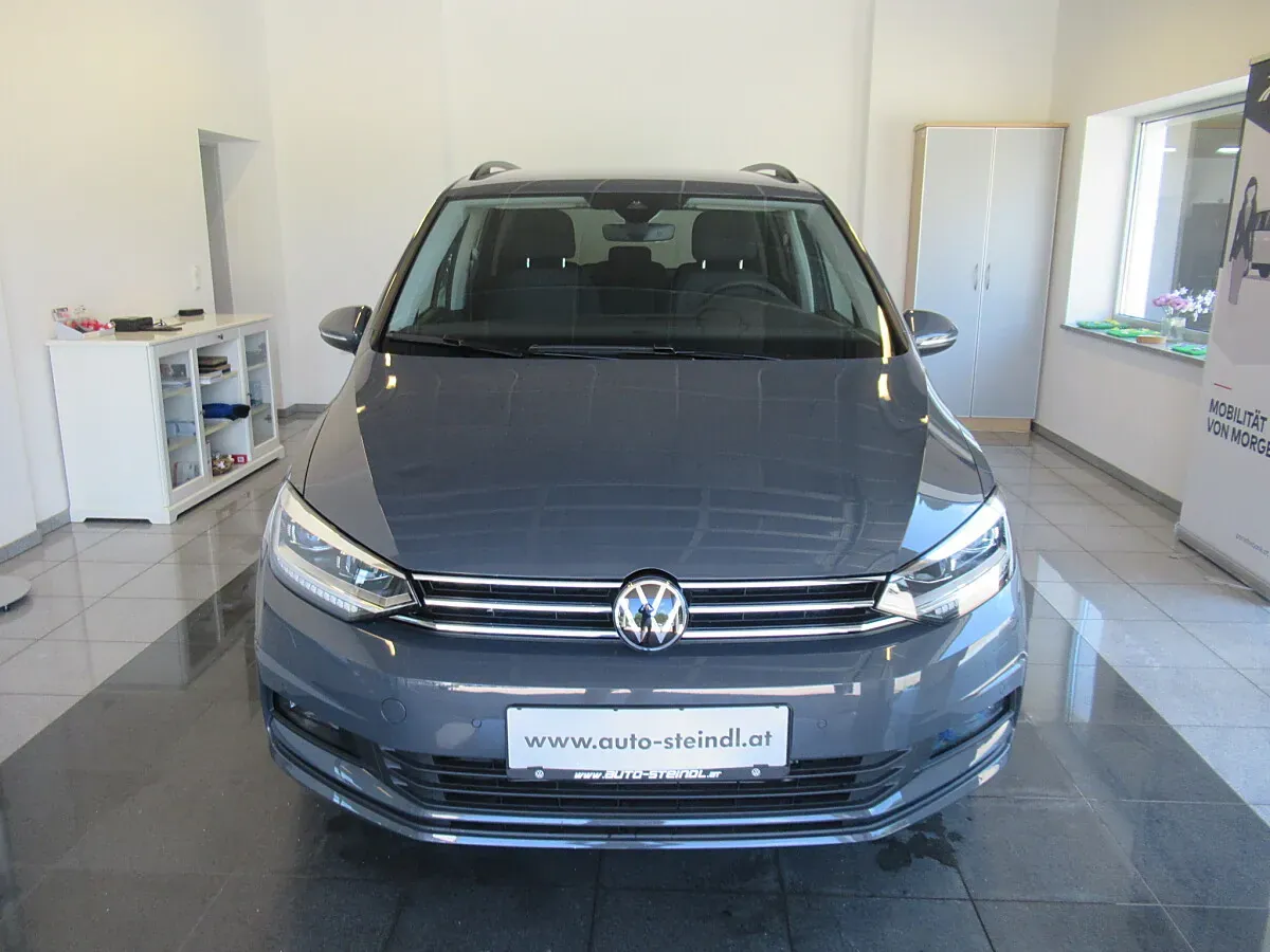 Volkswagen Touran 2026 photo 2