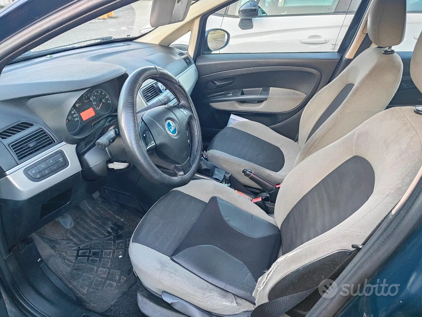 Fiat Grande Punto 2007 photo 2