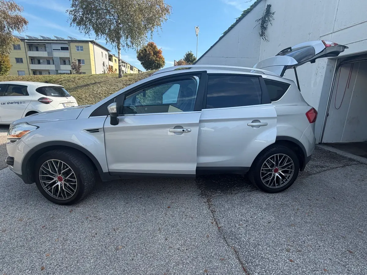 Ford Kuga 2010 photo 2