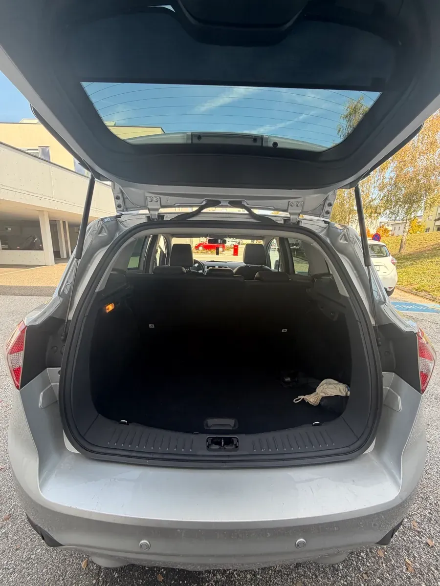 Ford Kuga 2010 photo 3