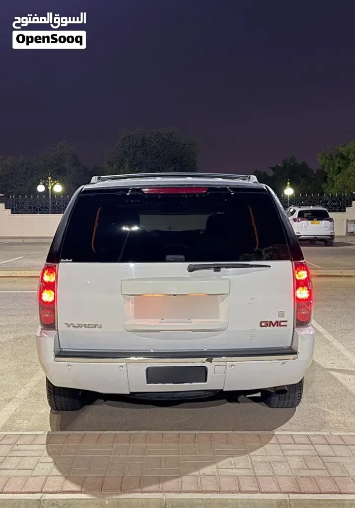 GMC Yukon Denali 2007 photo 2