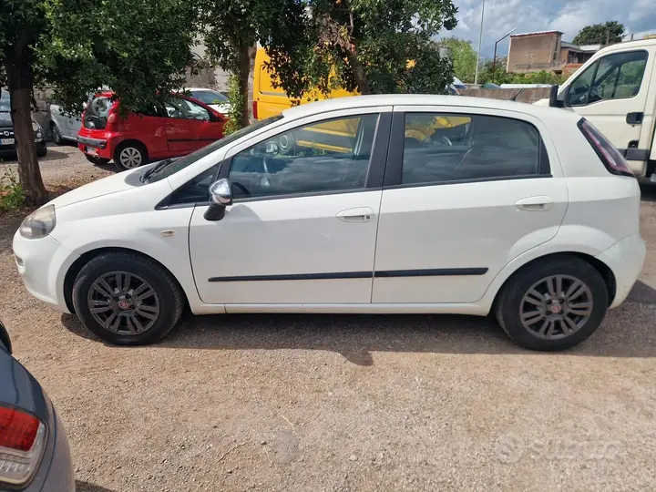 Fiat Punto 2014 photo 3