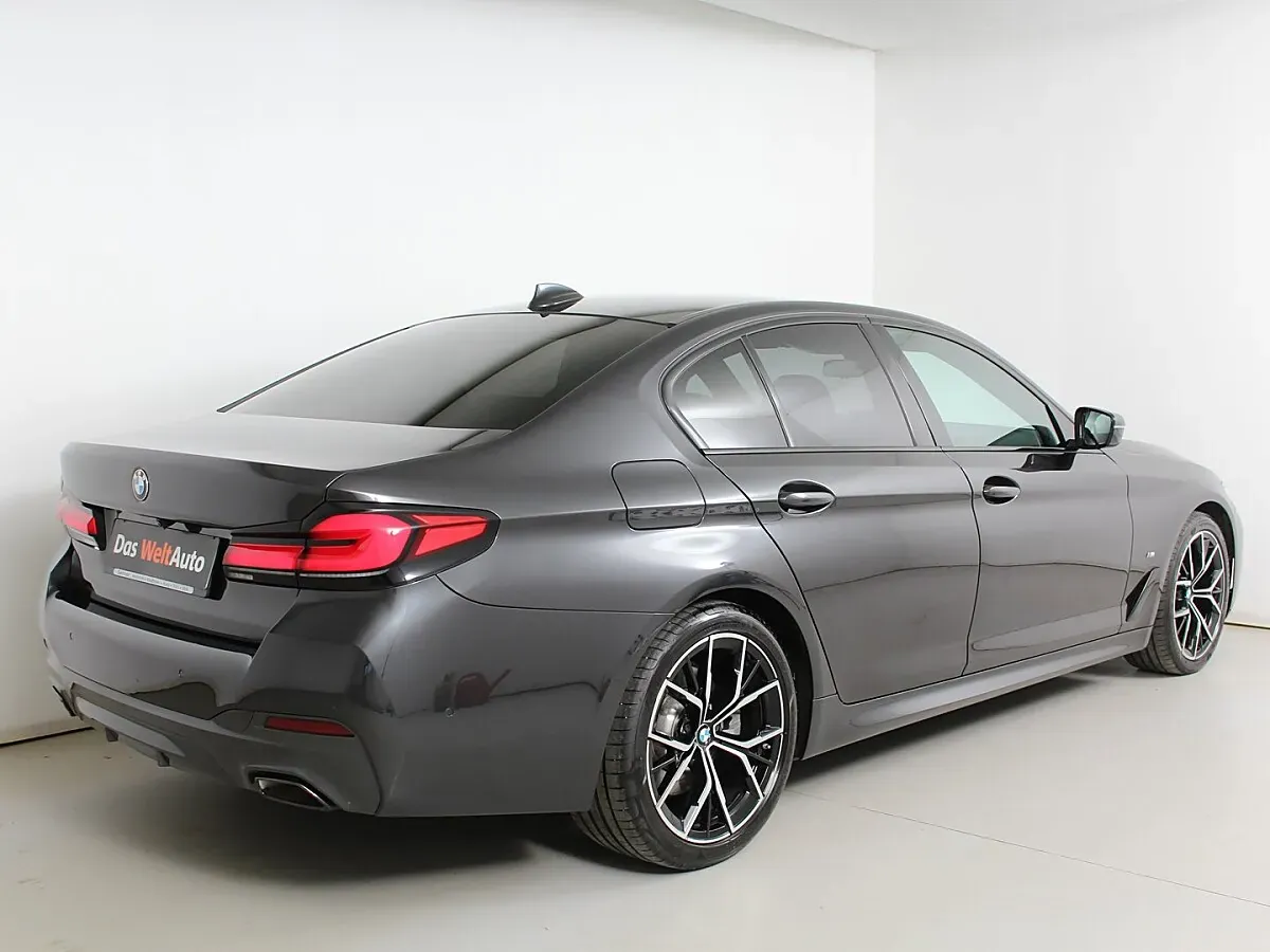 BMW 5 Series 2021 photo 2