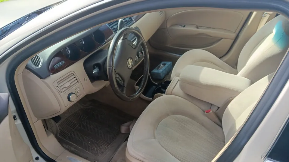 Buick Lucerne 2011 photo 3