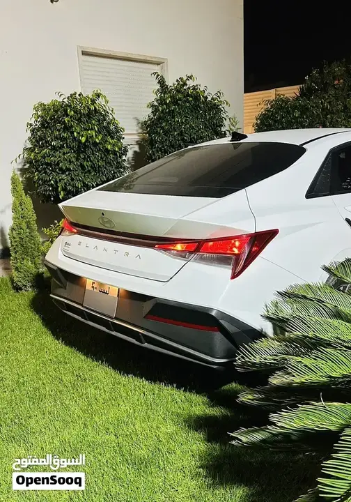 Hyundai Elantra 2025 photo 2