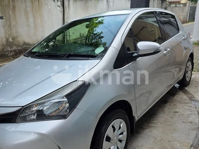 Toyota Vitz 2015 photo 2