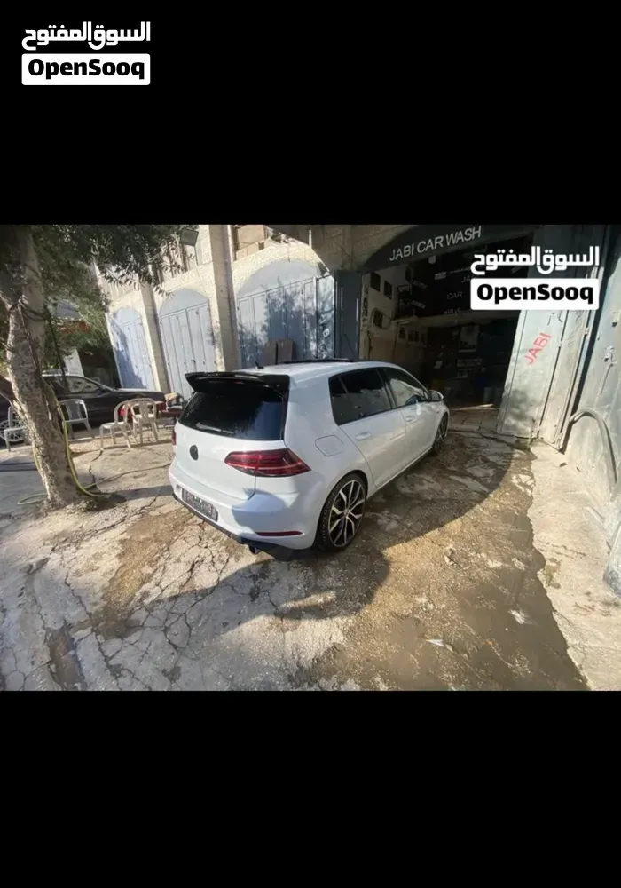 Volkswagen Golf 2018 photo 2