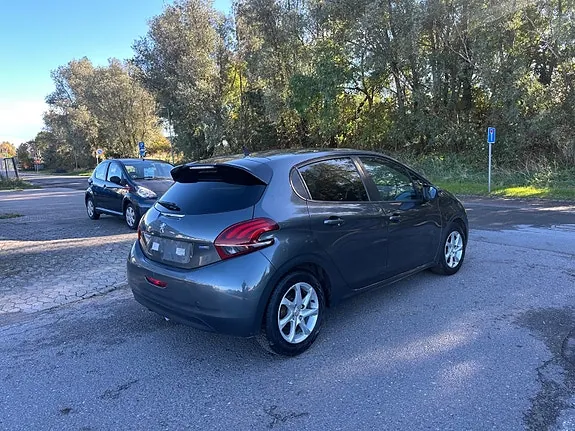 Peugeot 208 2016 photo 4