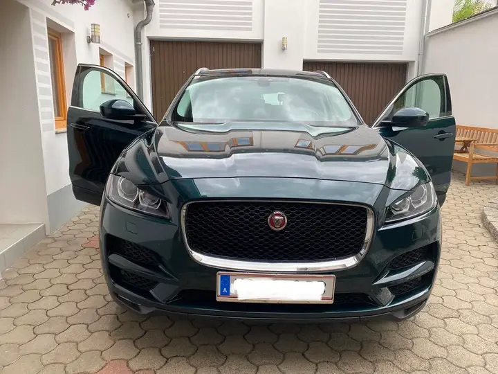 Jaguar F-Pace