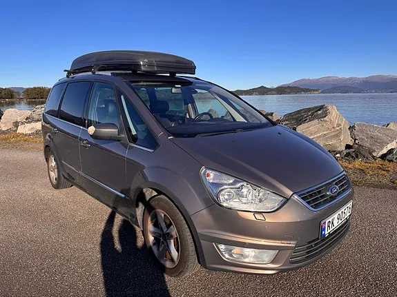 Ford Galaxy 2013 photo 4