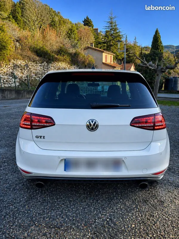 Volkswagen Golf 2014 photo 2