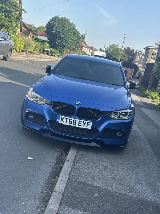 BMW 3 Series 2018 photo 3