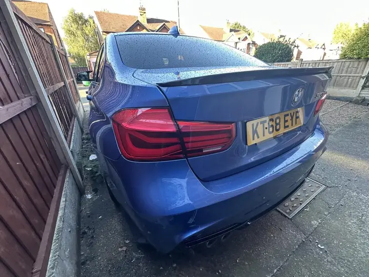 BMW 3 Series 2018 photo 5
