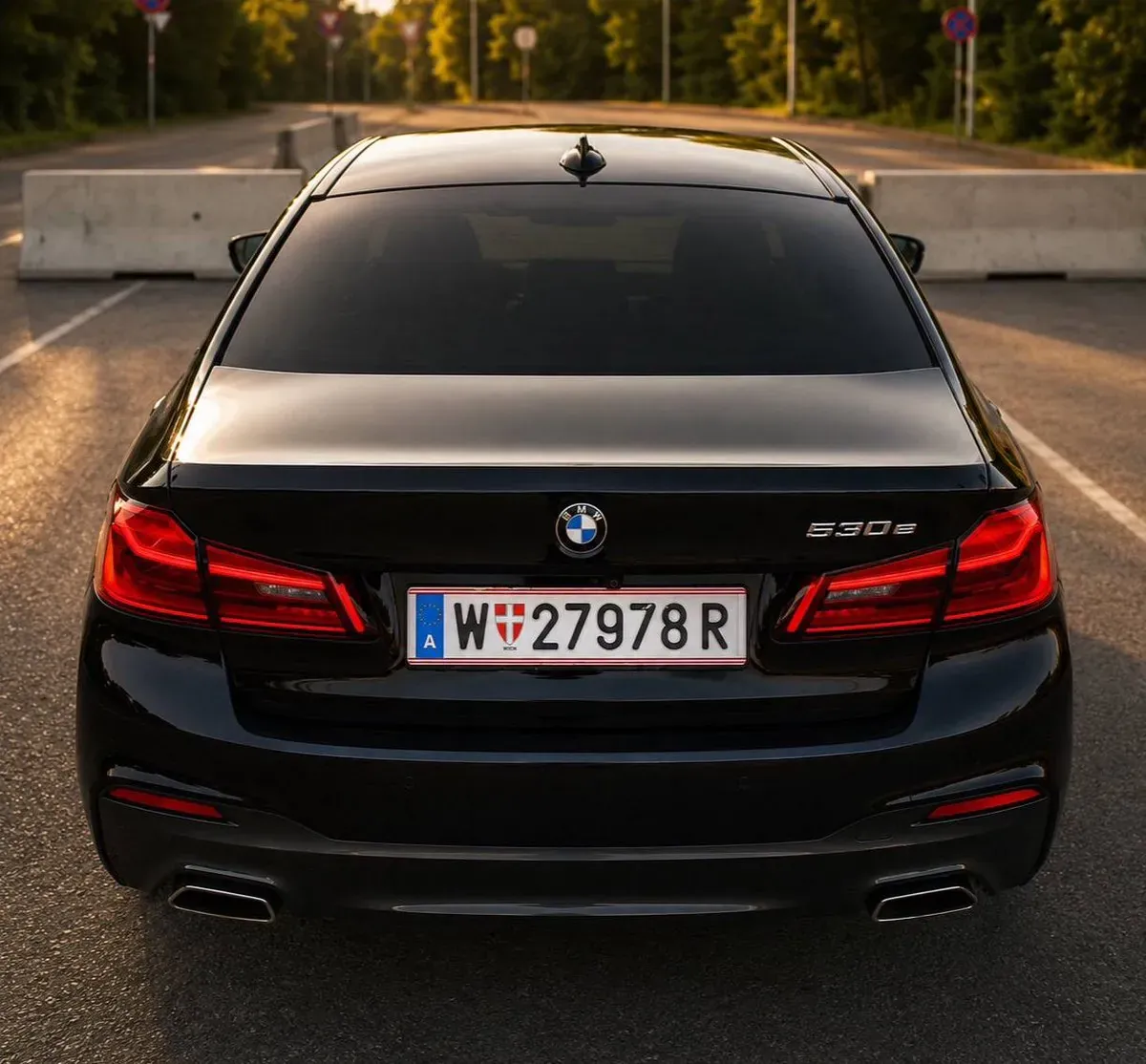 BMW 5 Series 2018 photo 2