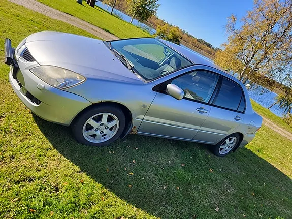 Mitsubishi Lancer 2004 photo 2