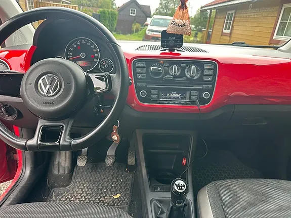 Volkswagen Up 2012 photo 4