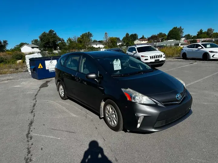 Toyota Prius V