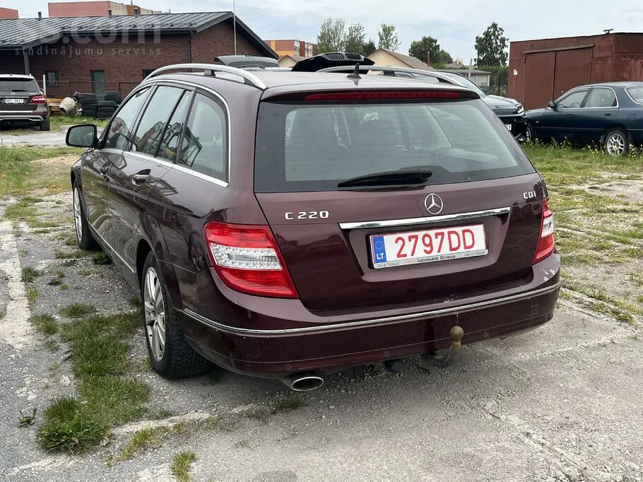 Mercedes-Benz C220 2008 photo 2