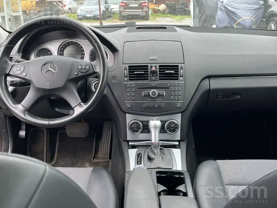 Mercedes-Benz C220 2008 photo 3