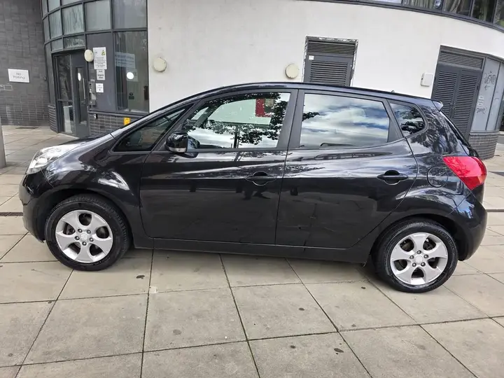 Kia Venga 2012 photo 4