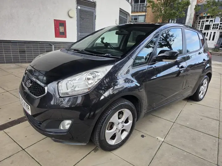Kia Venga 2012 photo 3