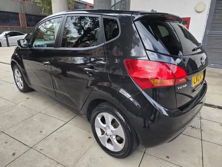 Kia Venga 2012 photo 5