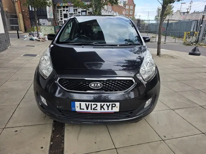 Kia Venga 2012 photo 2