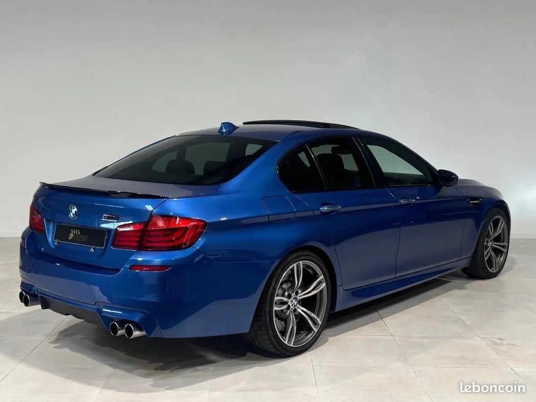 BMW M5 2011 photo 5