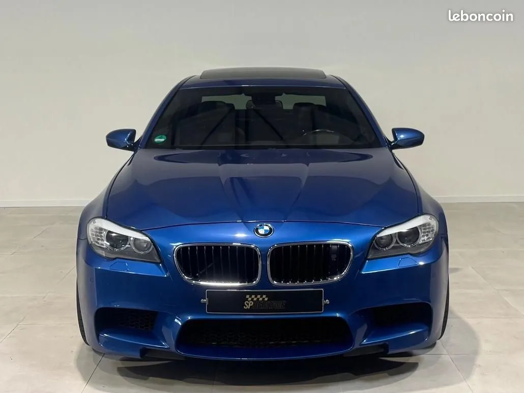 BMW M5 2011 photo 3
