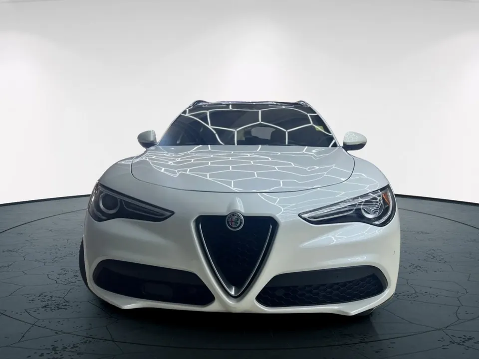 Alfa Romeo Stelvio 2018 photo 2