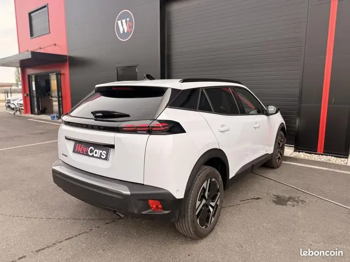 Peugeot 2008 2024 photo 3