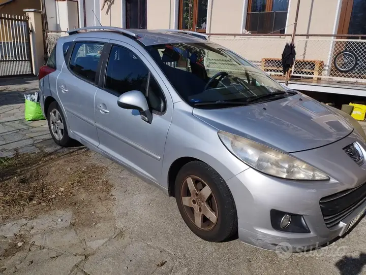 Peugeot 207 2013 photo 2