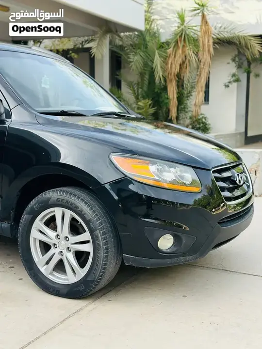 Hyundai Santa Fe 2011 photo 2