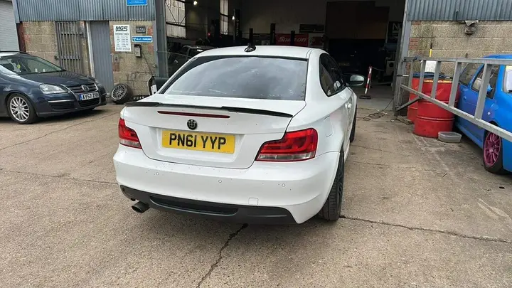 BMW 1 Series 2011 photo 2