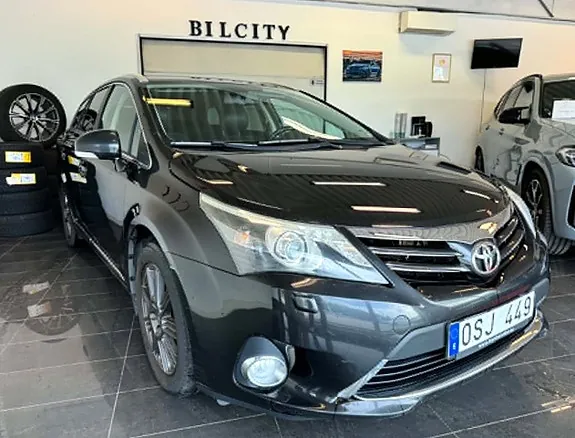 Toyota Avensis 2013 photo 2