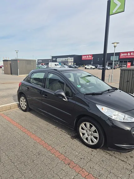 Peugeot 207 2006 photo 3