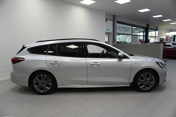 Ford Focus 2024 photo 3