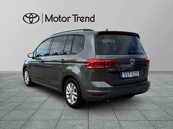Volkswagen Touran 2017 photo 2