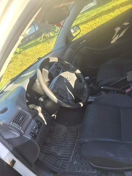 Toyota Avensis 2004 photo 5