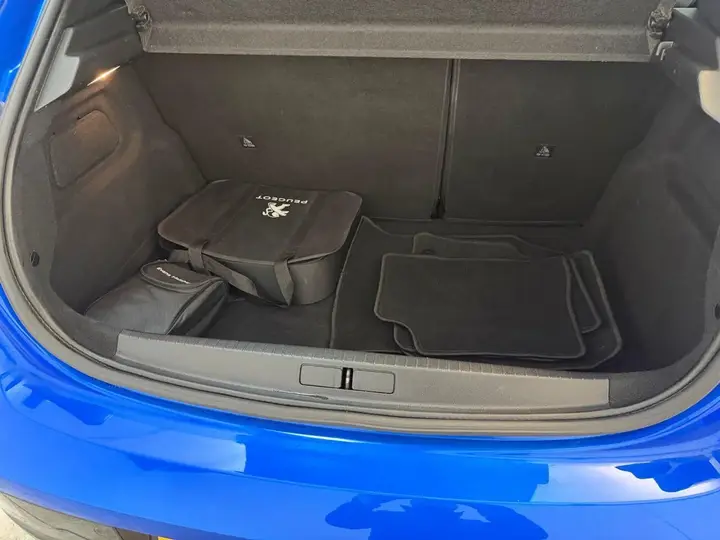 Peugeot E-208 2020 photo 5