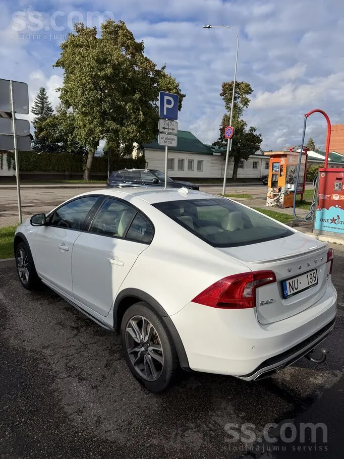 Volvo S60 2017 photo 2