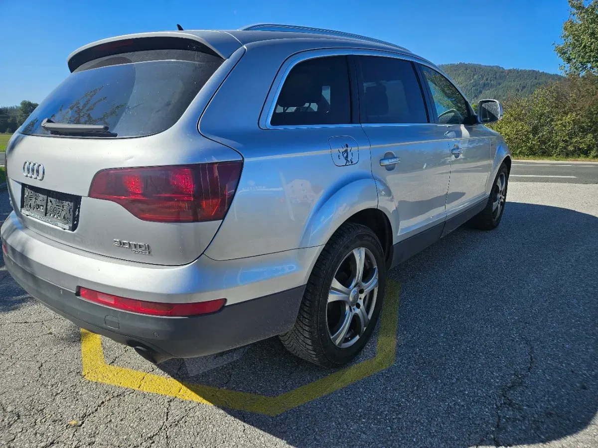 Audi Q7 2007 photo 2